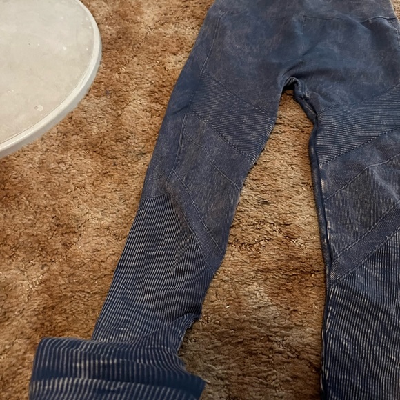 Bobbi Rocco Los Angeles yoga set - Picture 5 of 6